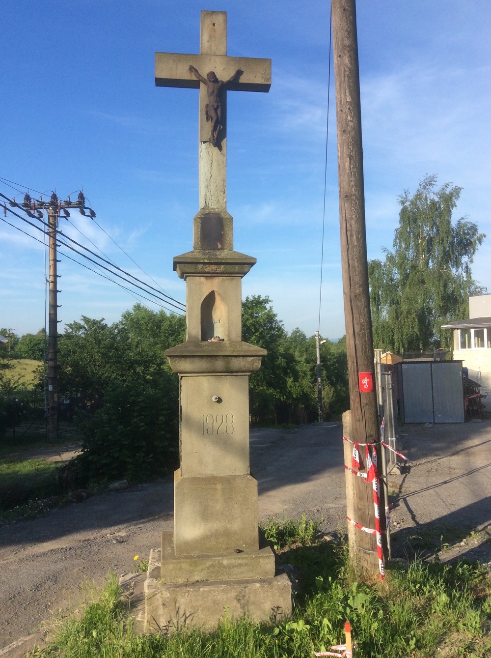 Krucifix v Karviné - Ráji, na ul. Borovského (1928)
