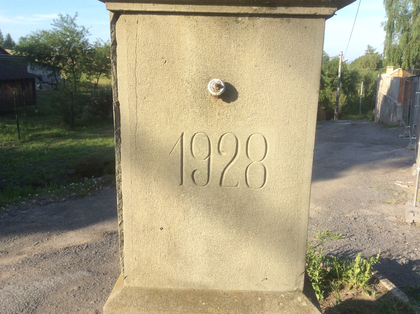 Krucifix v Karviné - Ráji, na ul. Borovského (1928)