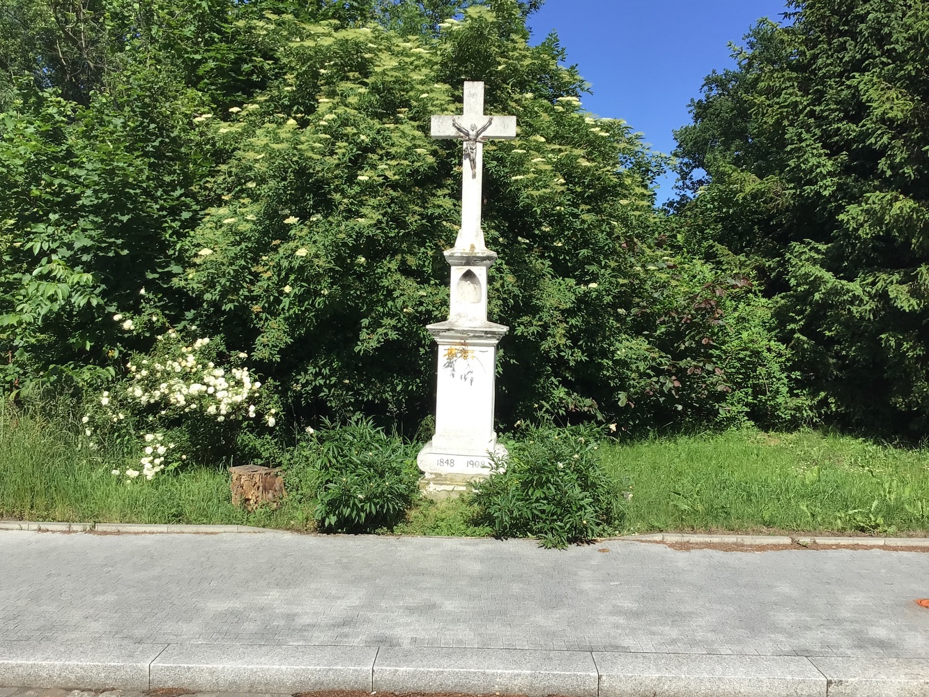 Kamenný krucifix na ulici Lázeňská v Darkově (1848 - 1908)