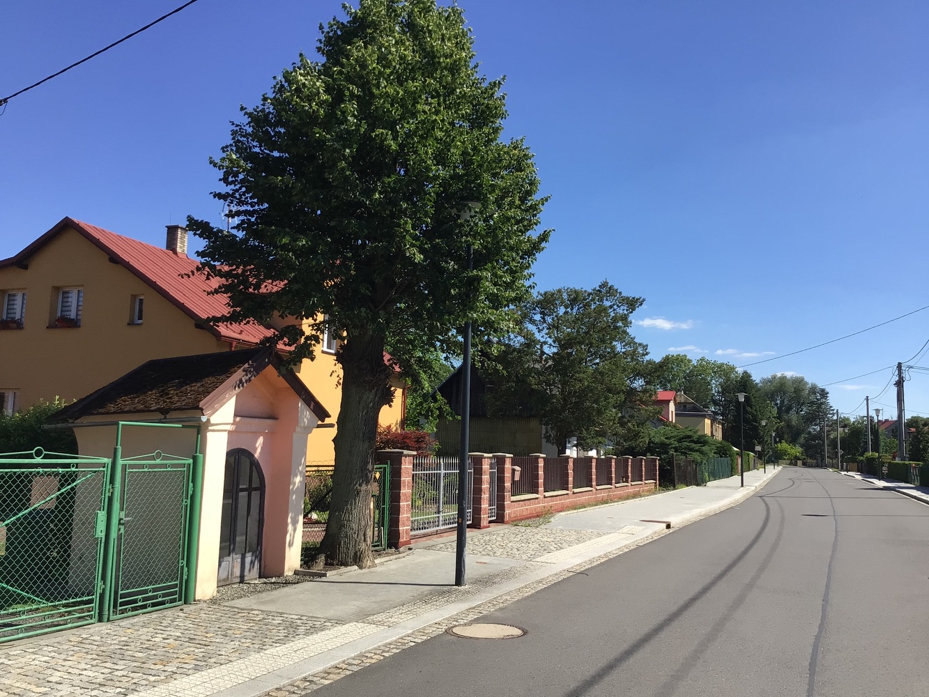 Kaplička na ulici Lázeňská, v Karviné - Darkově (u domu čp. 637/27). KULTURNÍ PAMÁTKA