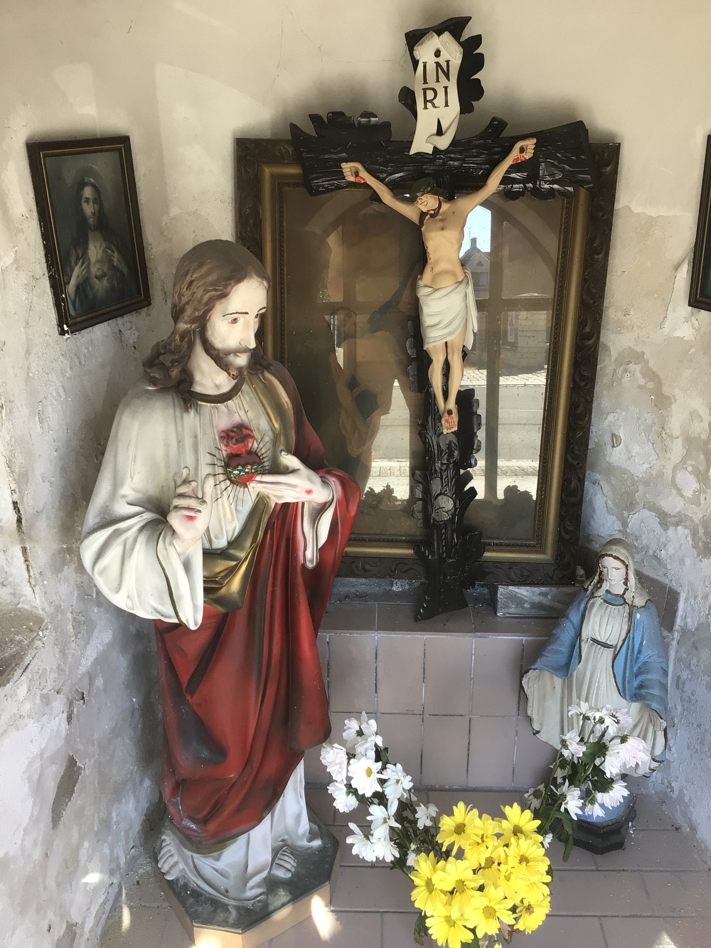 Kaplička na ulici Lázeňská, v Karviné - Darkově (u domu čp. 637/27). KULTURNÍ PAMÁTKA