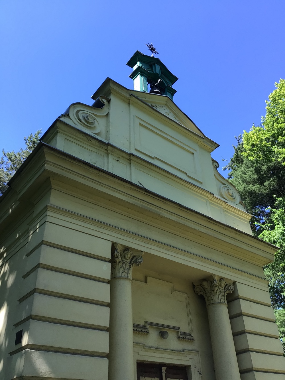 Kaple sv. Anny v Darkově, postavená v roce 1902 Dr. Wilhelmem Degré