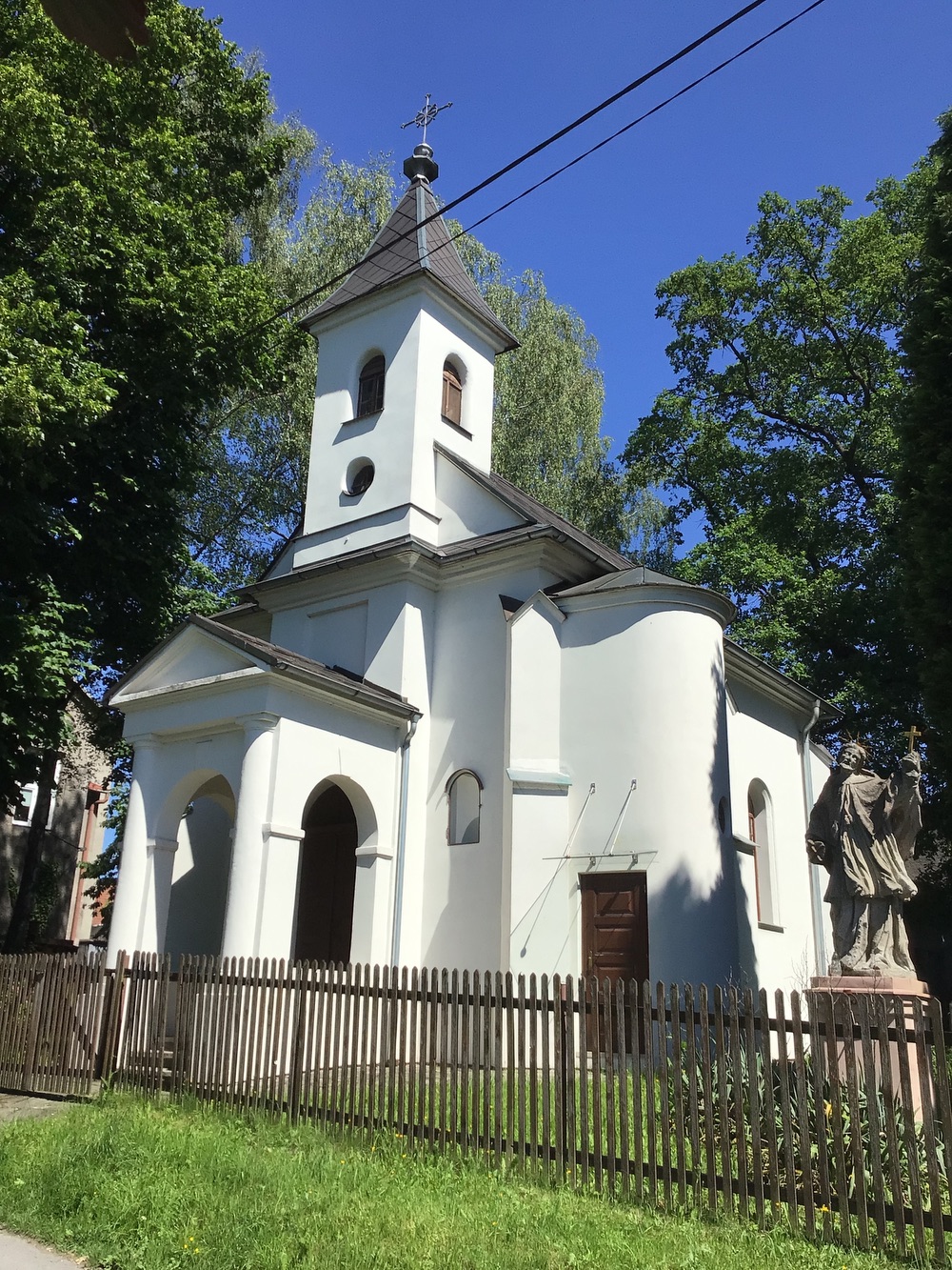 Kaple sv. Anny v Karviné - Ráji, postavená v roce 1867. KULTURNÍ PAMÁTKA