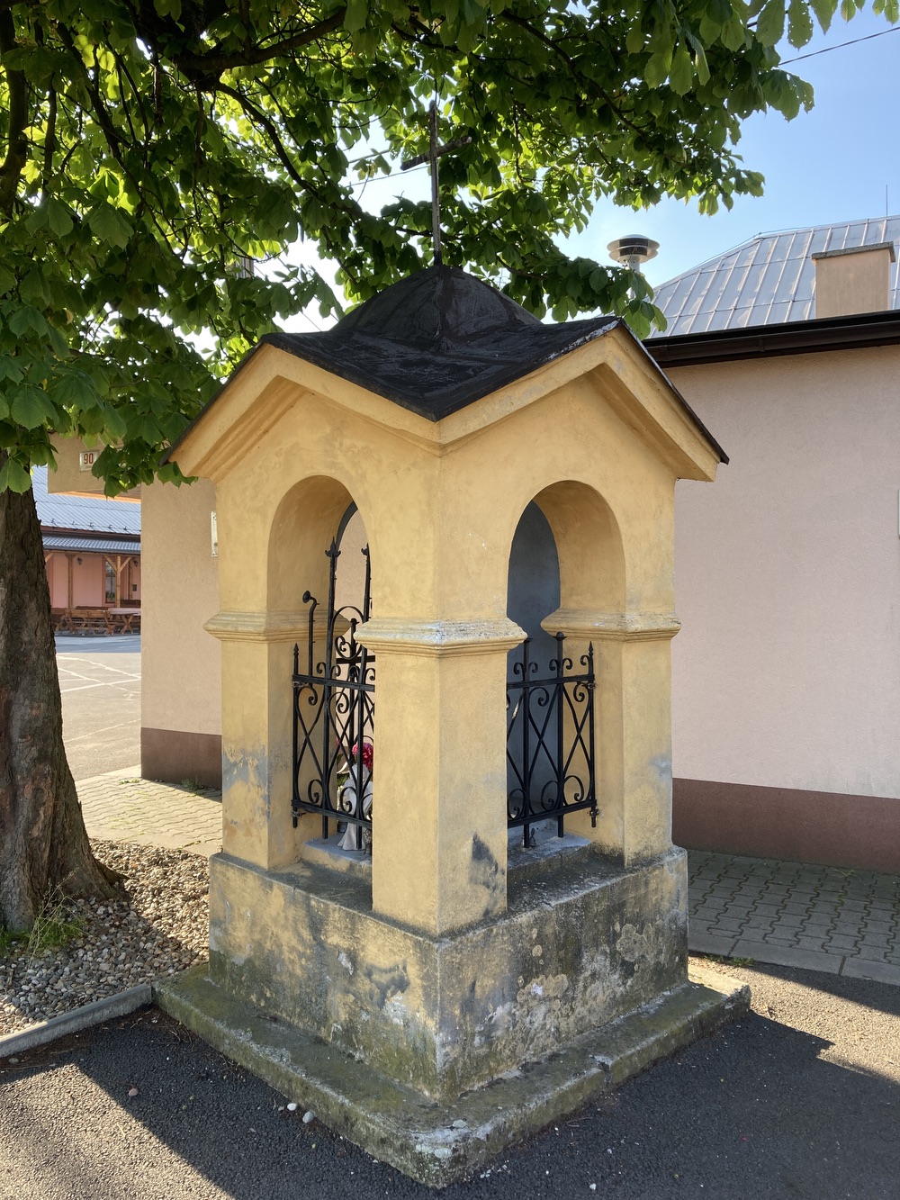 Kaple sv. Jana Nepomuckého v Karviné - Mizerově. KULTURNÍ PAMÁTKA