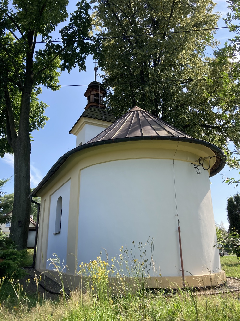 Kaple sv. Jana Nepomuckého z roku 1856 v Závadě. KULTURNÍ PAMÁTKA