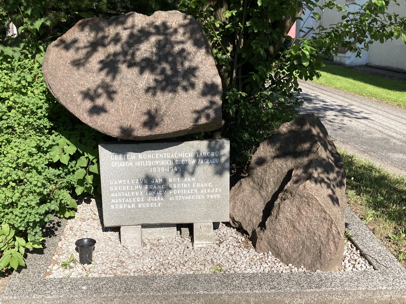 Pomník obětem koncentračních táborů 1939-1945 (Petrovice u Karviné)