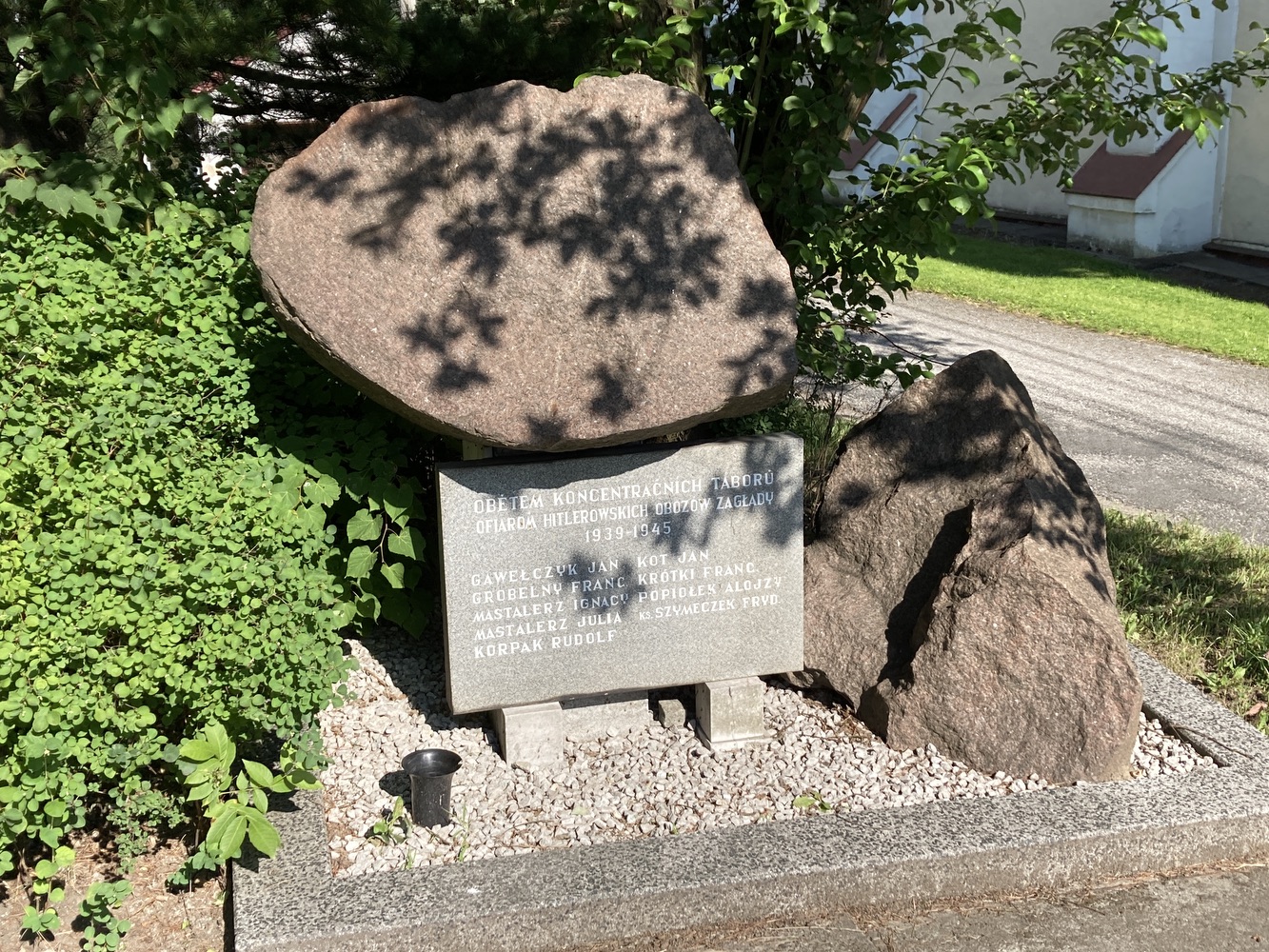 Pomník obětem koncentračních táborů 1939-1945 (Petrovice u Karviné)