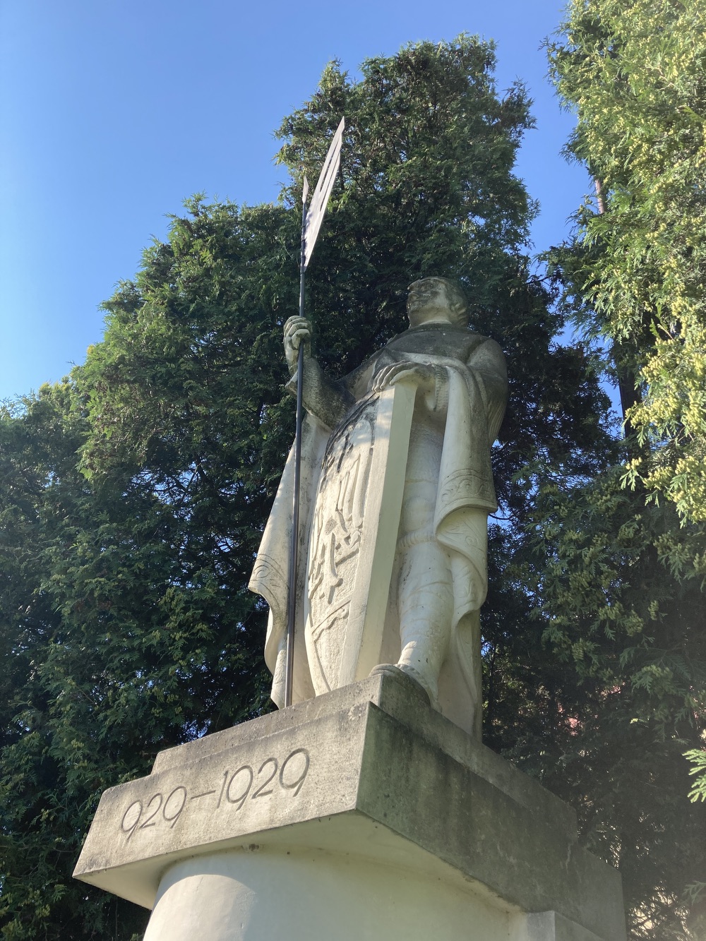 Pomník sv. Václava v Dolních Marklovicích, vytvořený v letech 1929-1930 sochařem Juliem Pelikánem. KULTURNÍ PAMÁTKA