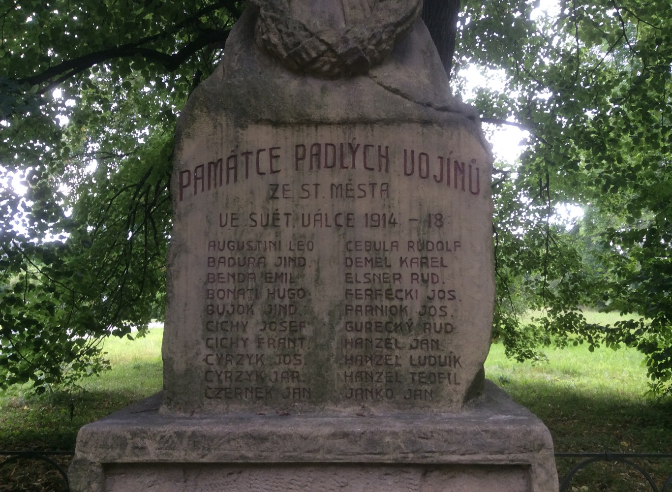 Pomník padlým (1914 - 1918) ve Starém Městě