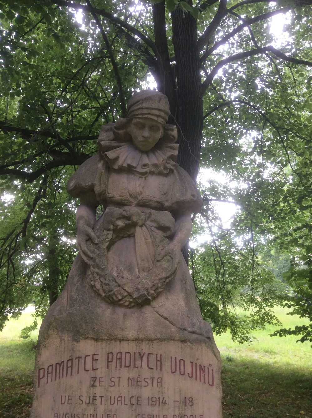 Pomník padlým (1914 - 1918) ve Starém Městě