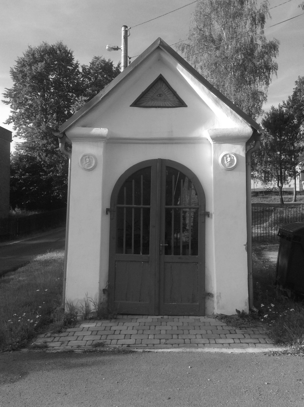 Kaple u dřevěného kostela Nanebevstoupení Páně v Dolních Marklovicích