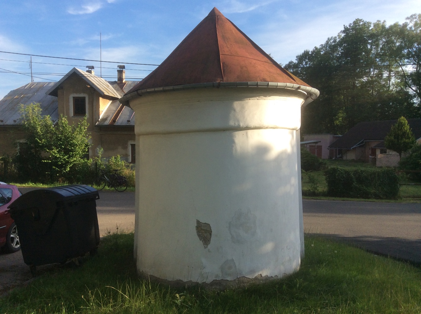 Kaple u dřevěného kostela Nanebevstoupení Páně v Dolních Marklovicích