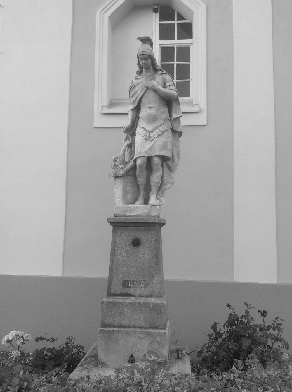 Socha svatého Floriána z roku 1898, u kostela sv. Marka ve Fryštátě
