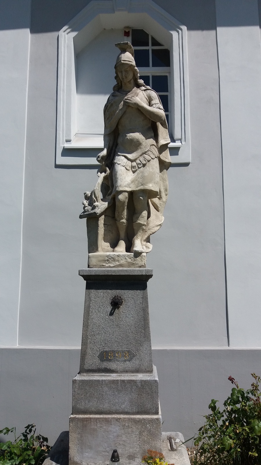 Socha svatého Floriána z roku 1898, u kostela sv. Marka ve Fryštátě