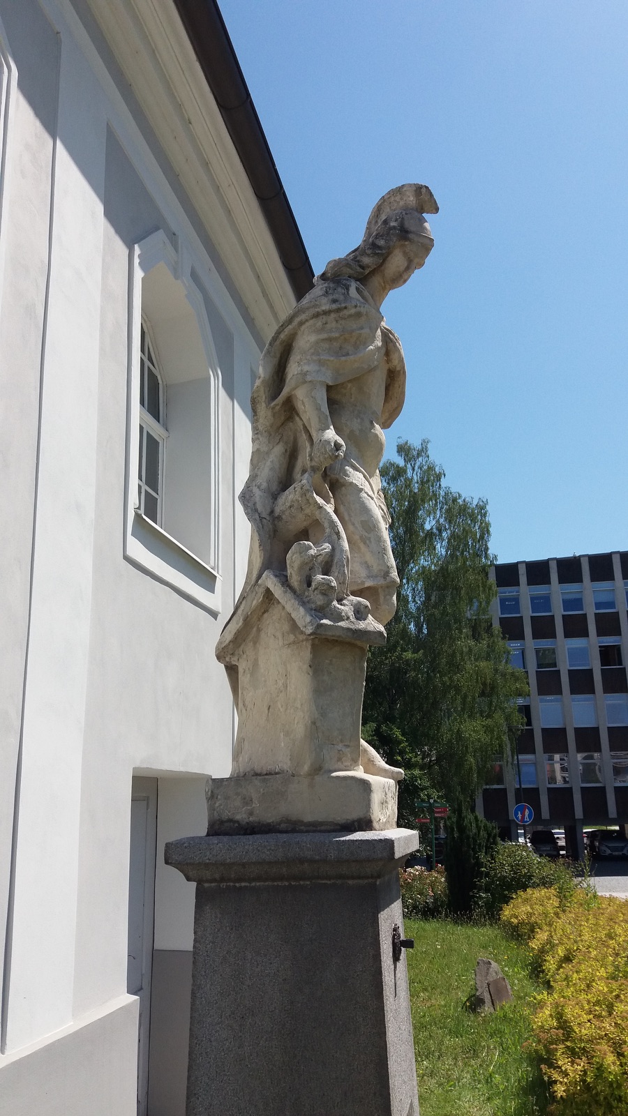Socha svatého Floriána z roku 1898, u kostela sv. Marka ve Fryštátě