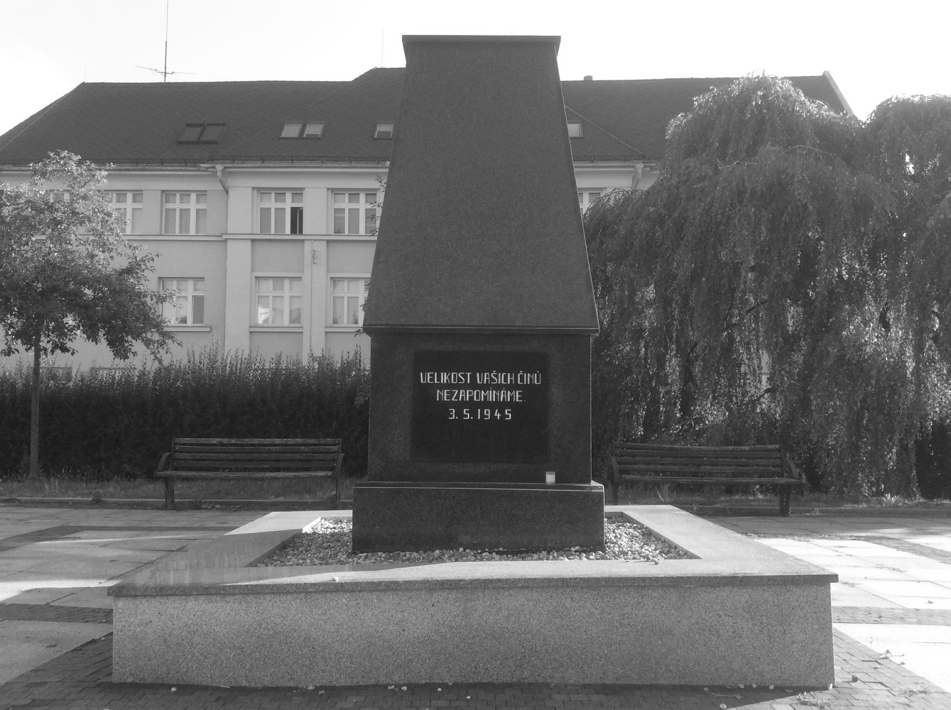 Památník osvobození 3. 5. 1945, u kostela sv. Marka ve Fryštátě