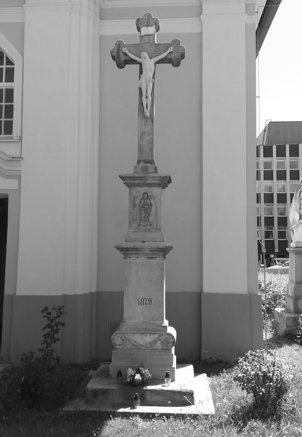 Kamenný kříž z roku 1879, u kostela sv. Marka ve Fryštátě