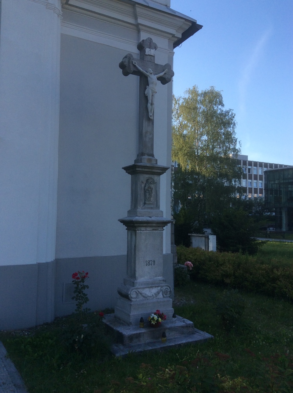 Kamenný kříž z roku 1879, u kostela sv. Marka ve Fryštátě