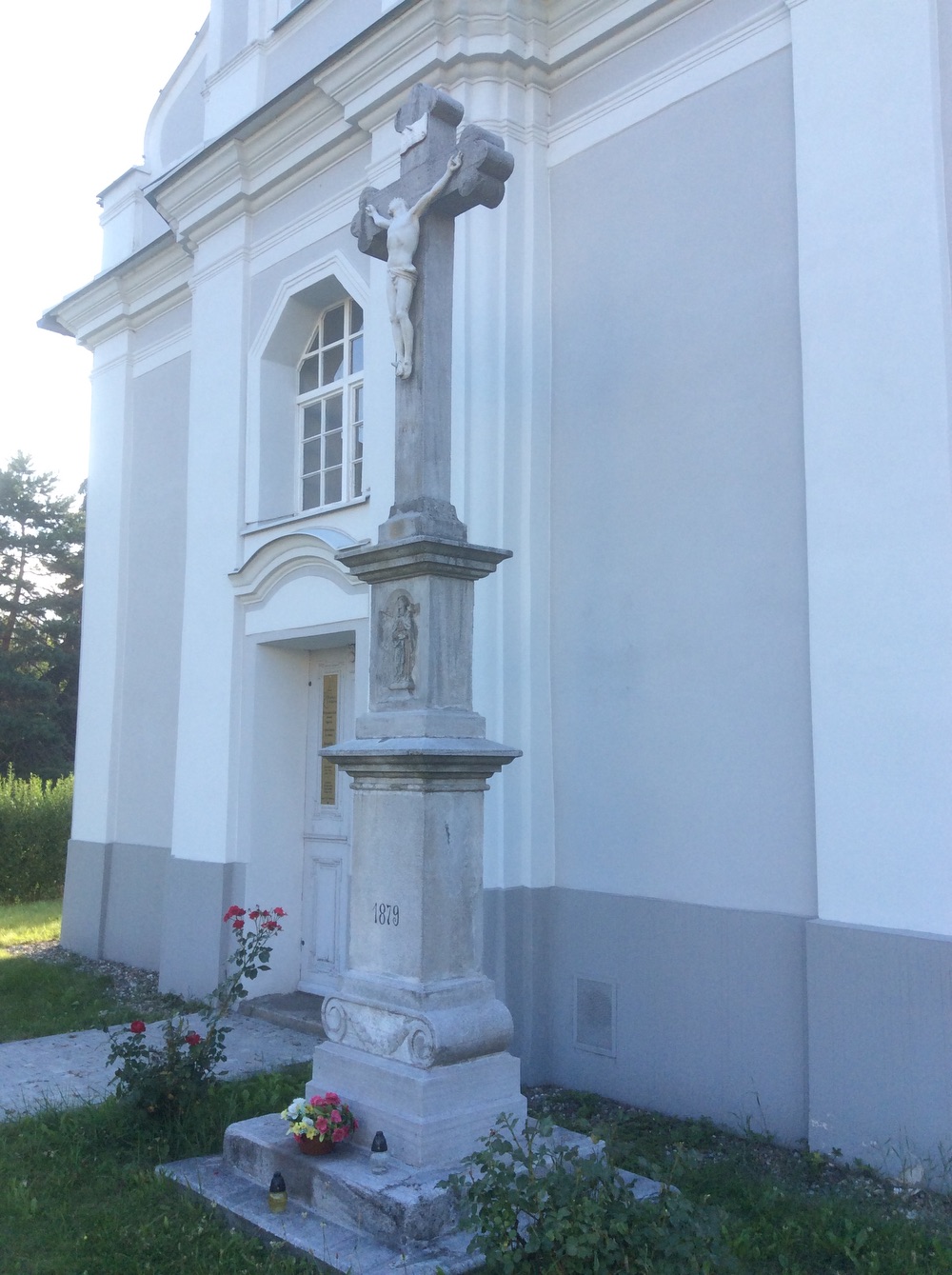 Kamenný kříž z roku 1879, u kostela sv. Marka ve Fryštátě