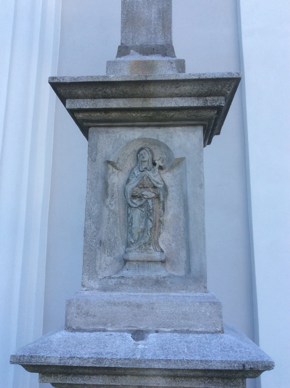 Kamenný kříž z roku 1879, u kostela sv. Marka ve Fryštátě