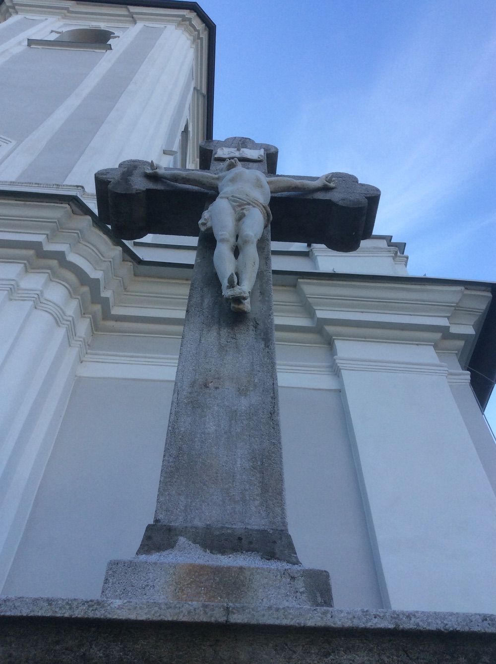 Kamenný kříž z roku 1879, u kostela sv. Marka ve Fryštátě