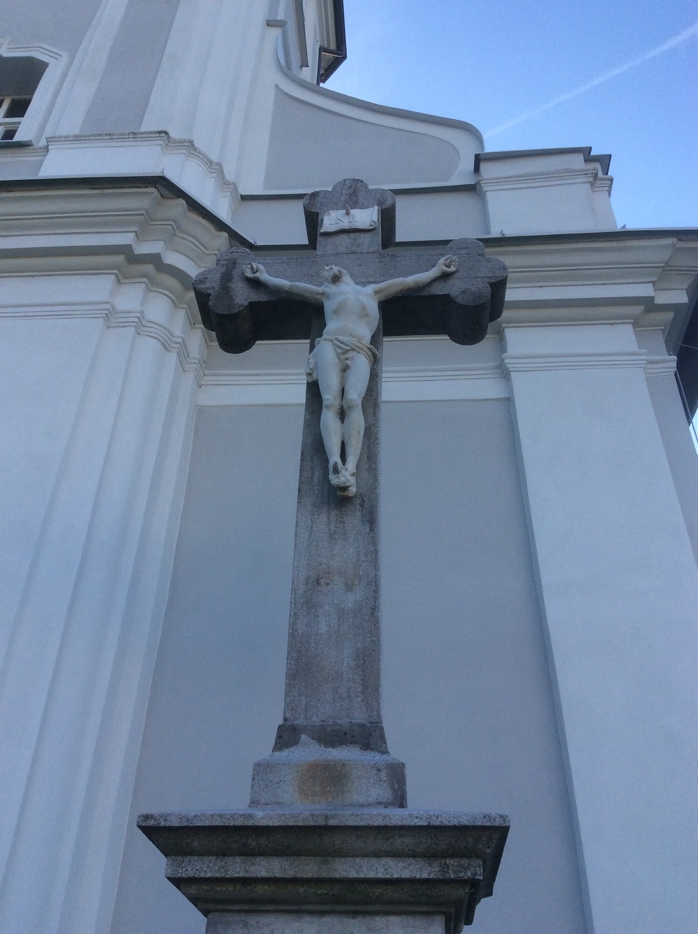 Kamenný kříž z roku 1879, u kostela sv. Marka ve Fryštátě