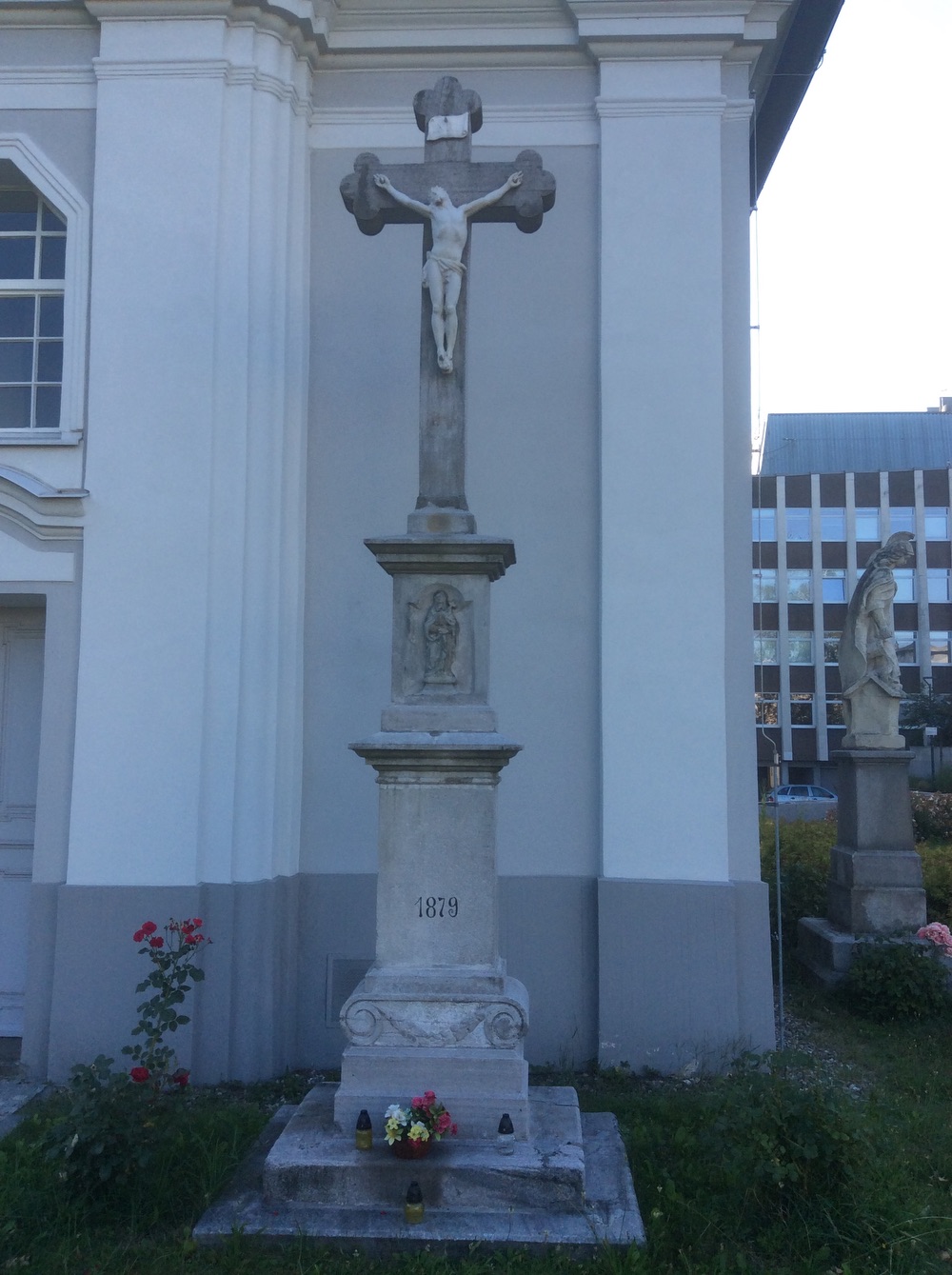 Kamenný kříž z roku 1879, u kostela sv. Marka ve Fryštátě
