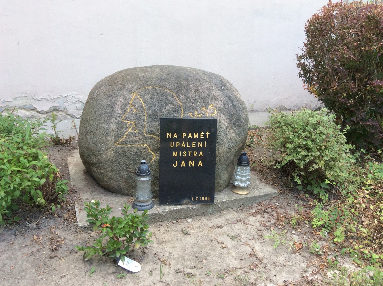 Pomník na paměť upálení mistra Jana Husa (Doubrava, 1. 7. 1993)