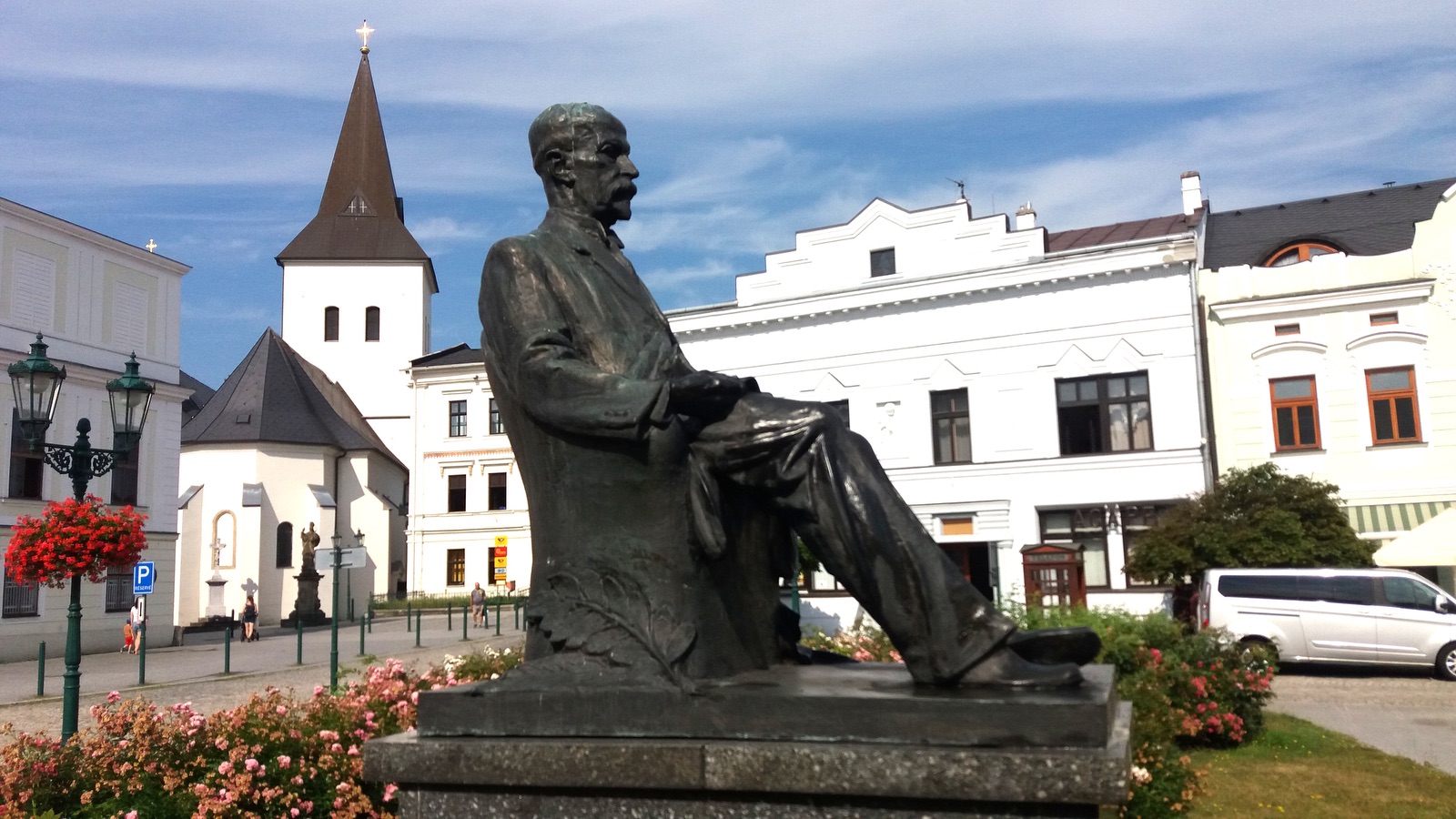 Pomník Tomáše Garrigua Masaryka ve Fryštátě (autor: František Fabiánek, odhalení pomníku v místě jeho původního umístění: 28. října 1928)
