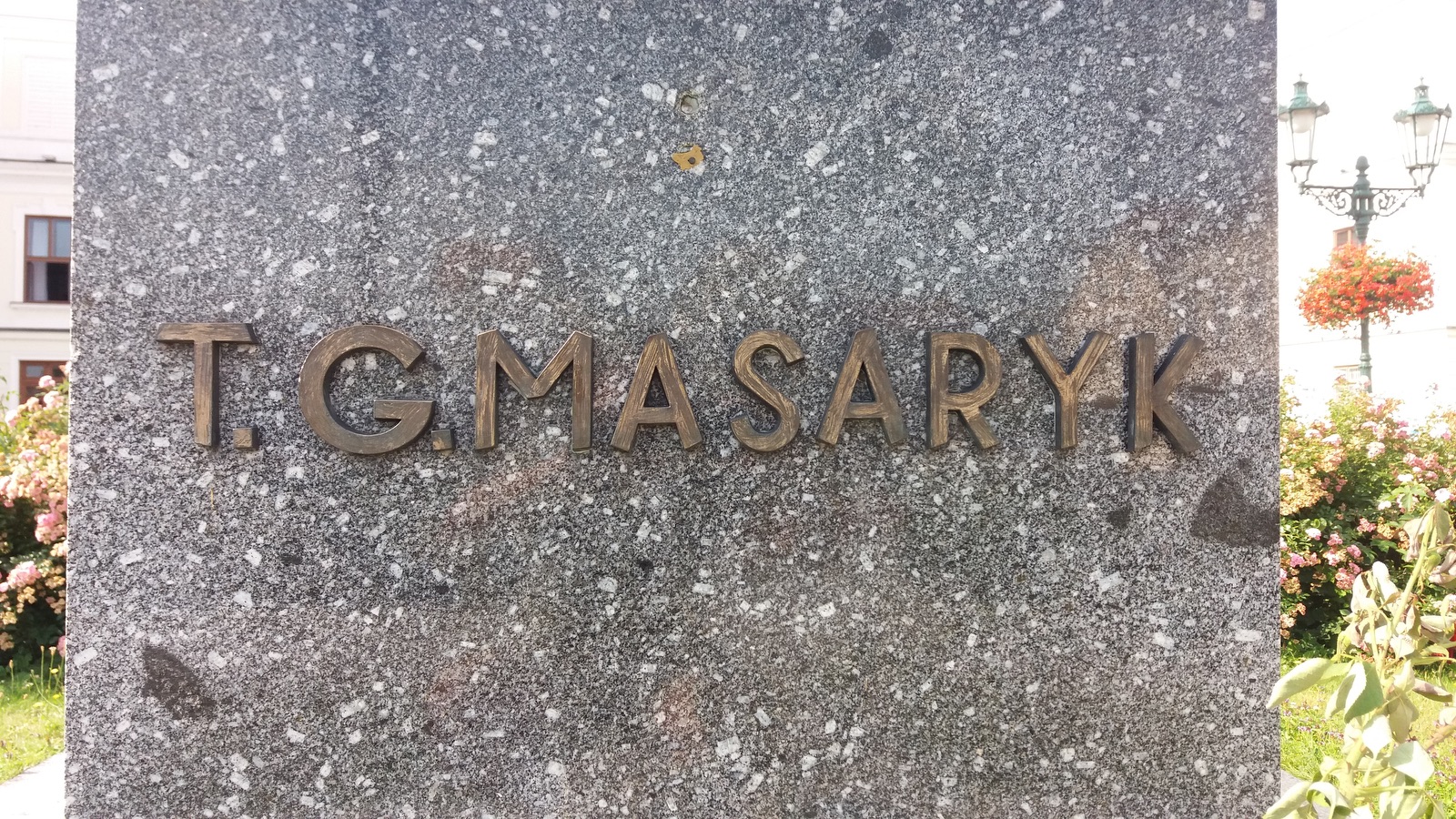 Pomník Tomáše Garrigua Masaryka ve Fryštátě (autor: František Fabiánek, odhalení pomníku v místě jeho původního umístění: 28. října 1928)