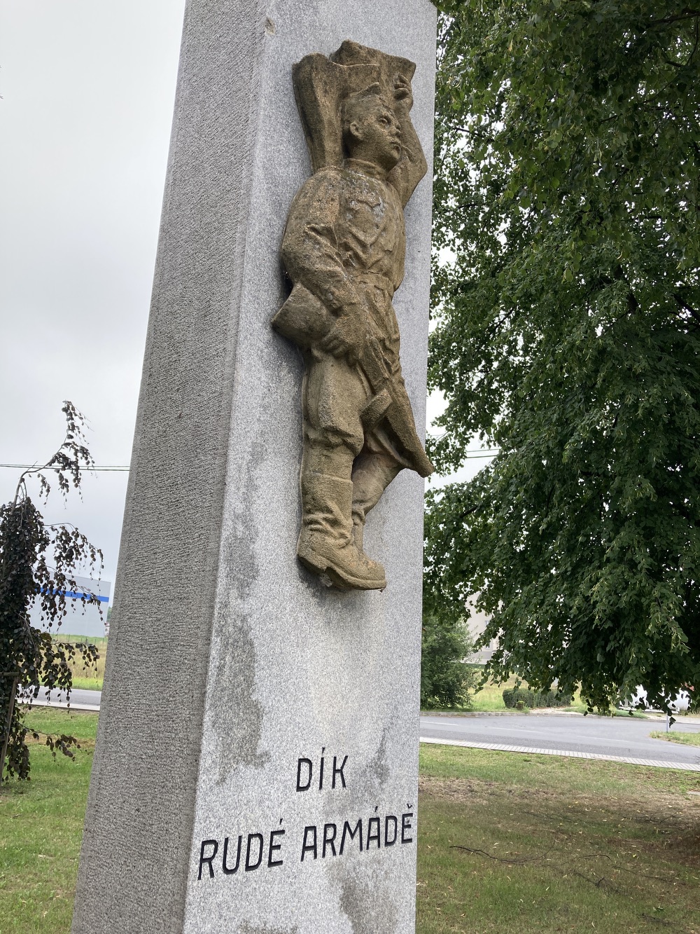 Pomník obětem 2. světové války a památník osvobození v Dolních Marklovicích
