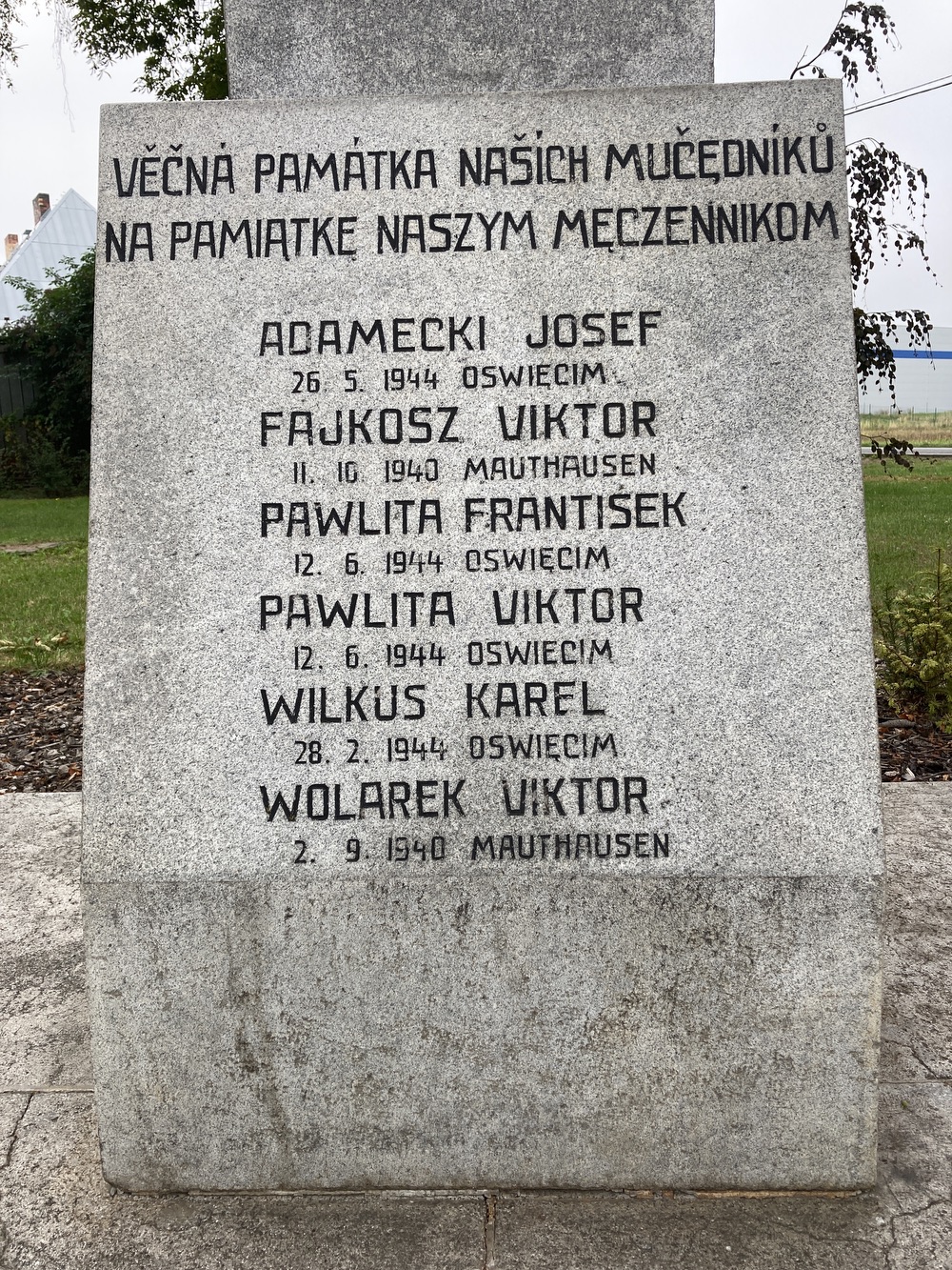 Pomník obětem 2. světové války a památník osvobození v Dolních Marklovicích