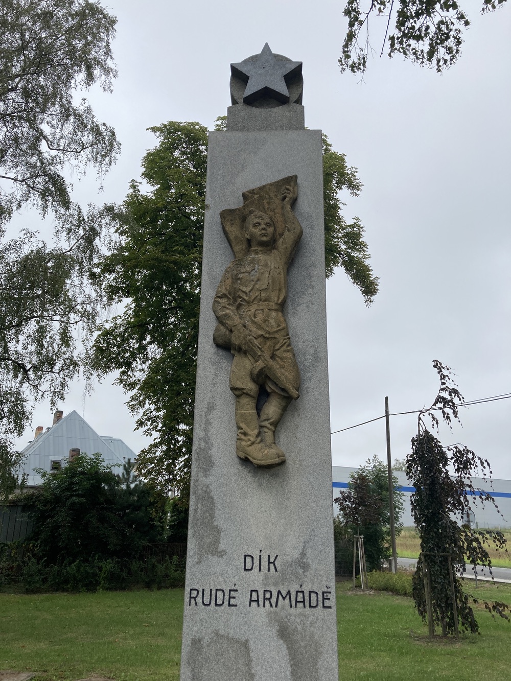 Pomník obětem 2. světové války a památník osvobození v Dolních Marklovicích