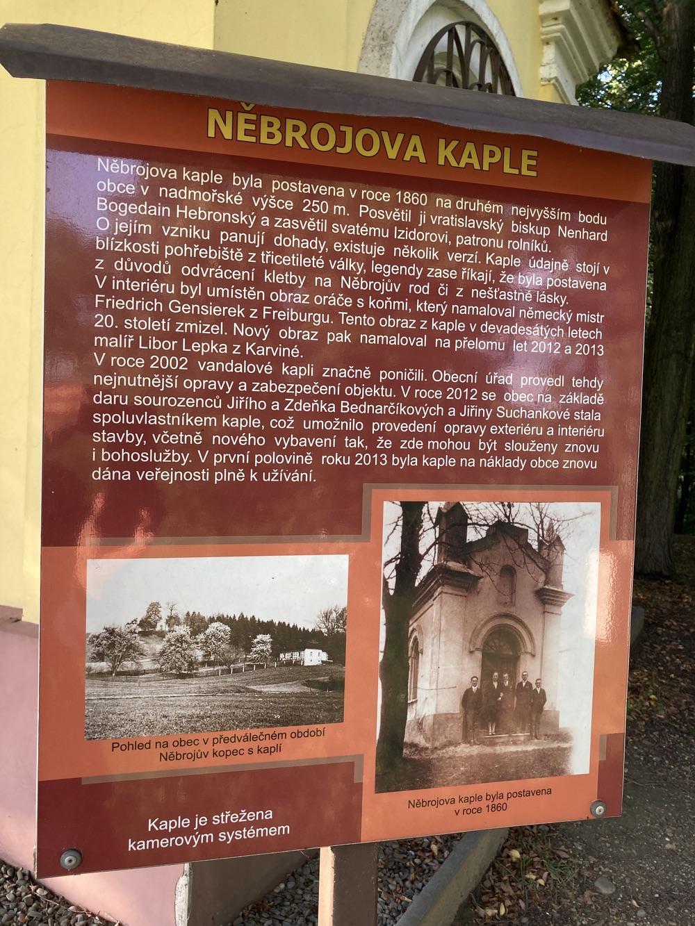 Informační tabule u Něbrojovy kaple v Dětmarovicích