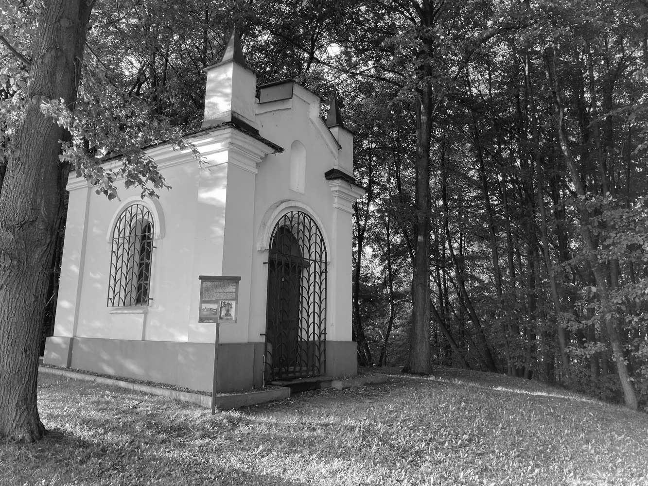 Něbrojova kaple v Dětmarovicích, postavena v roce 1860