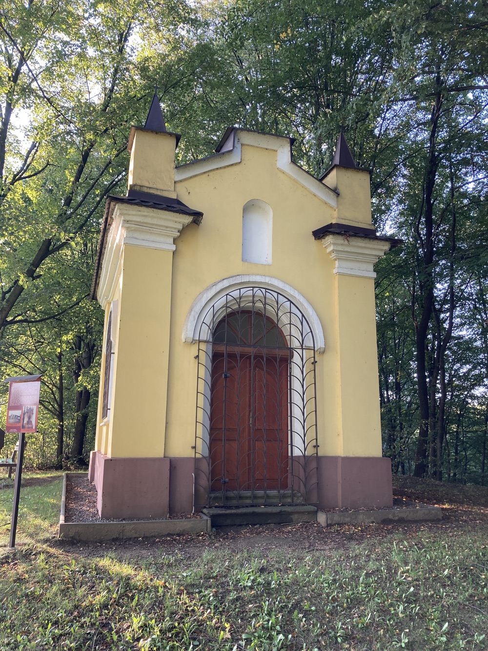 Něbrojova kaple v Dětmarovicích, postavena v roce 1860