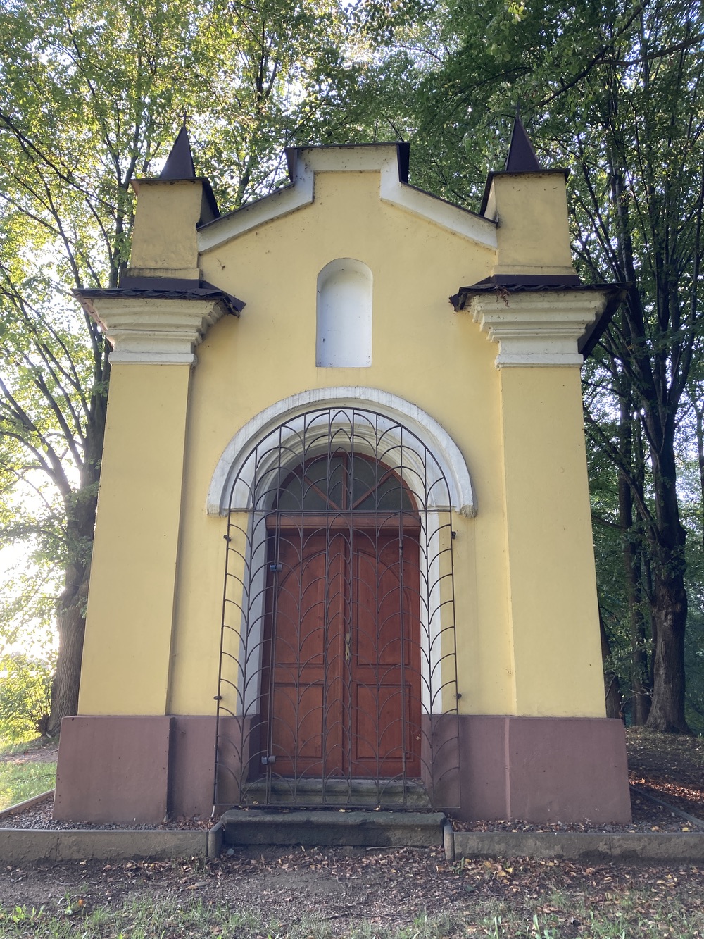 Něbrojova kaple v Dětmarovicích, postavena v roce 1860