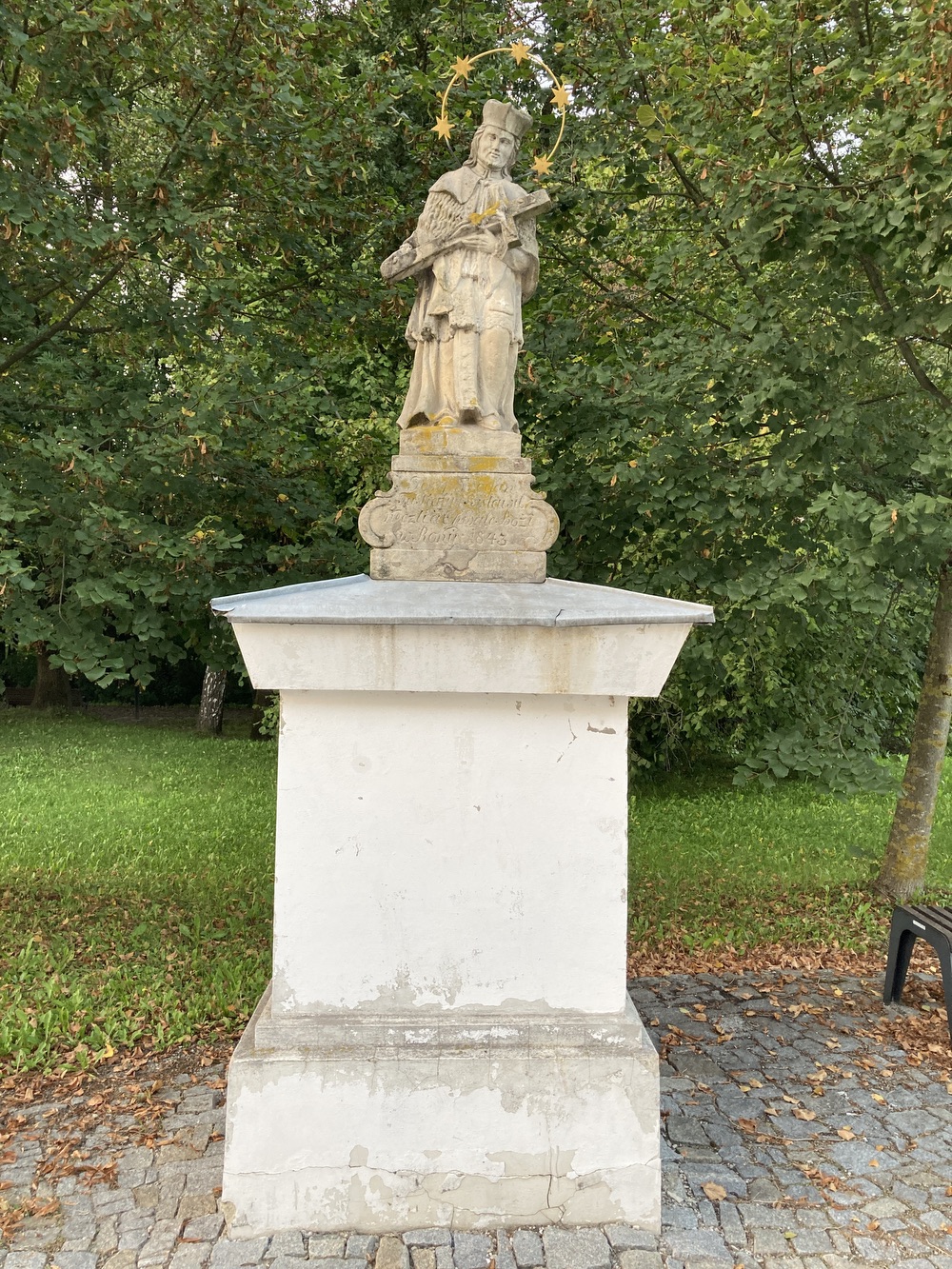 Socha sv. Jana Nepomuckého z roku 1843 v Horní Suché. KULTURNÍ PAMÁTKA