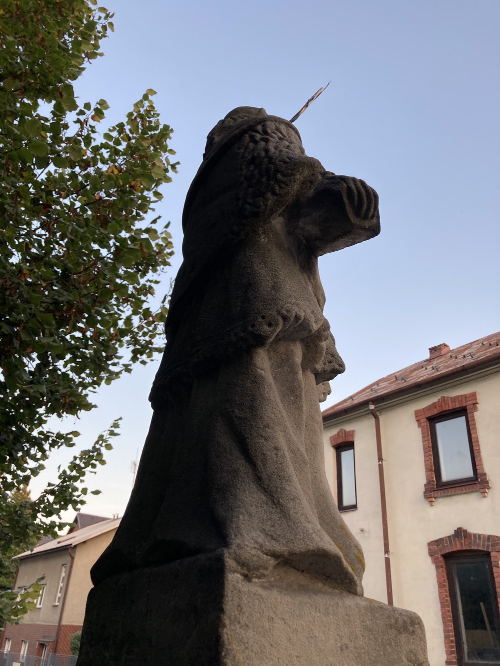 Socha sv. Jana Nepomuckého z roku 1843 v Horní Suché. KULTURNÍ PAMÁTKA