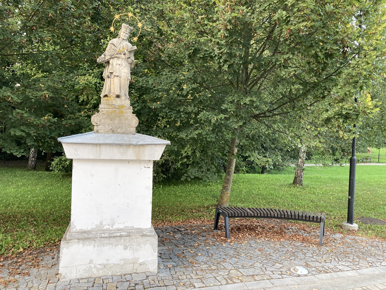 Socha sv. Jana Nepomuckého z roku 1843 v Horní Suché. KULTURNÍ PAMÁTKA
