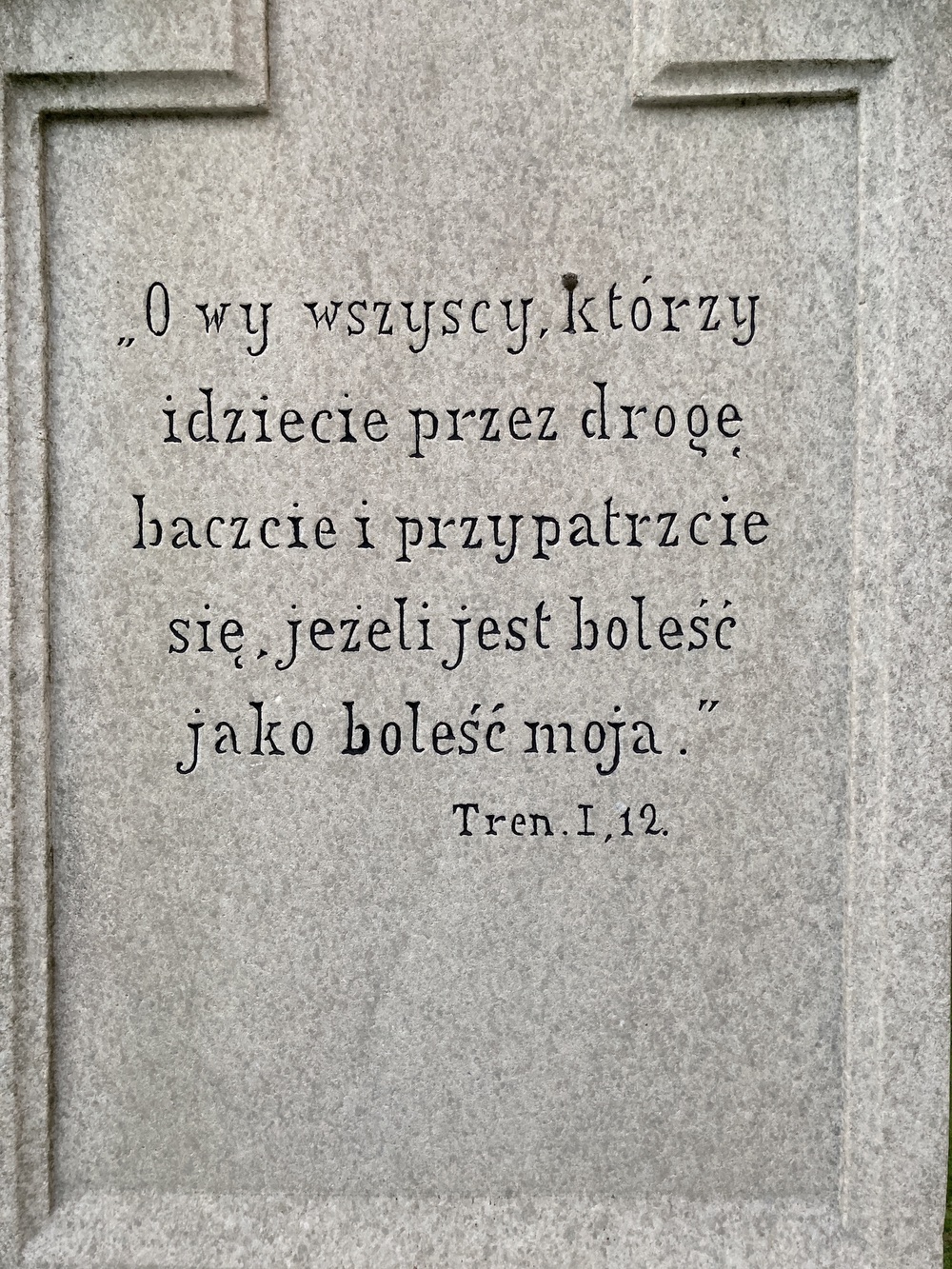 Sloup se sochou Panny Marie z roku 1895 před kostelem sv. Josefa v Horní Suché