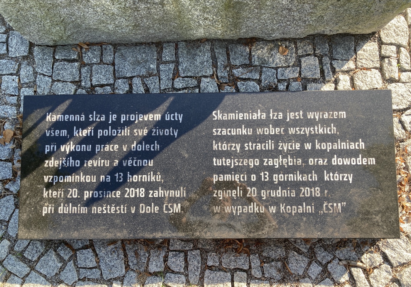 Kamenná slza ve Stonavě. Pomník horníkům, kteří zahynuli 20. prosince 2018 při důlním neštěstí v Dole ČSM.