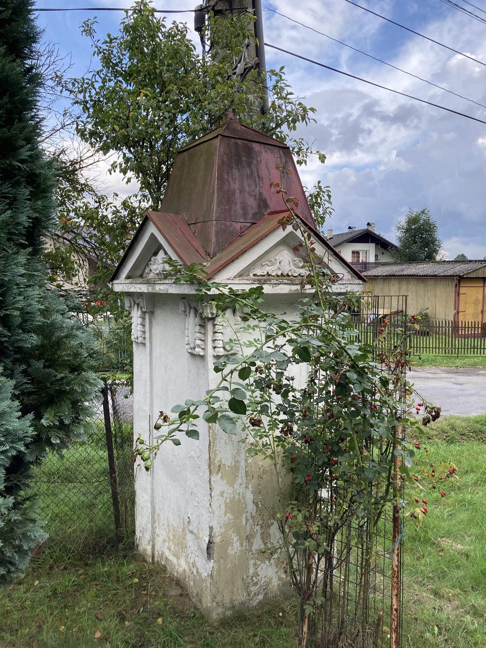 Výklenková kaplička sv. Floriána z roku 1914 v Dětmarovicích