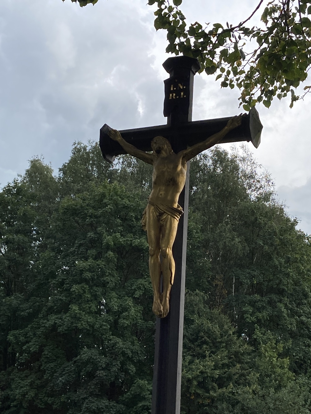 Litinový kříž z roku 1870 v Horní Suché. KULTURNÍ PAMÁTKA