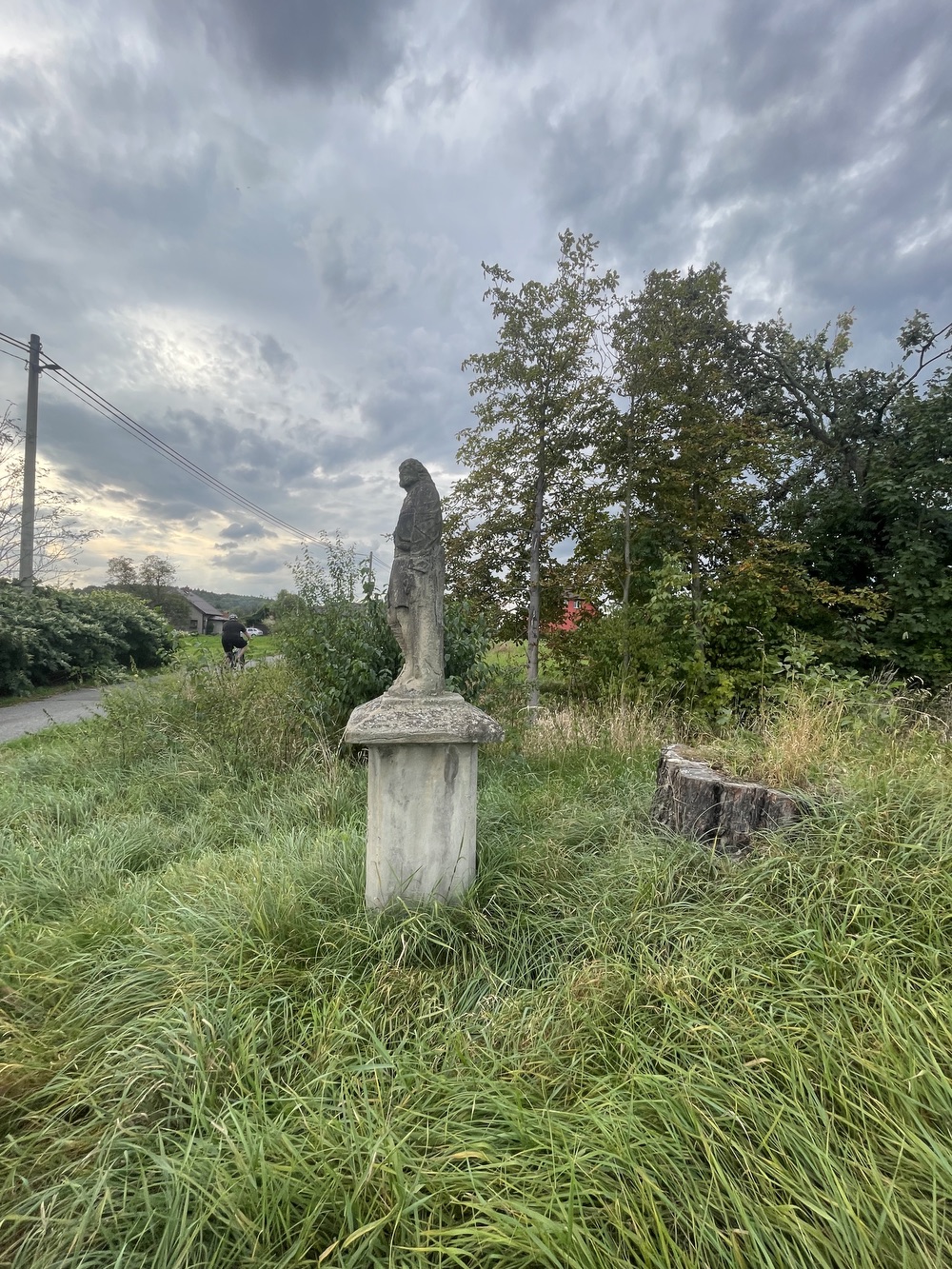 Socha svatého Isidora z roku 1863 v Petřvaldě, Na Zaryjích. (Fotografováno: 22.9.2023. Autor: Grafová Lenka)