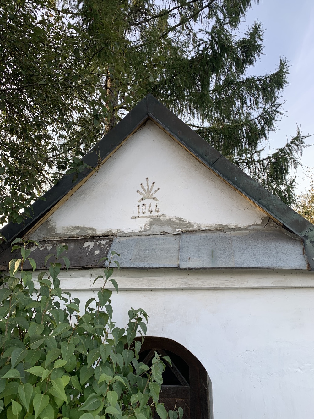 Kaple z roku 1844 v Albrechticích, osadě Pacalůvka. KULTURNÍ PAMÁTKA (Fotografováno: 2.10.2023. Autor: Szarowská Olga)