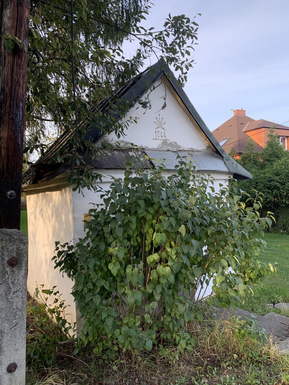 Kaple z roku 1844 v Albrechticích, osadě Pacalůvka. KULTURNÍ PAMÁTKA (Fotografováno: 2.10.2023. Autor: Szarowská Olga)