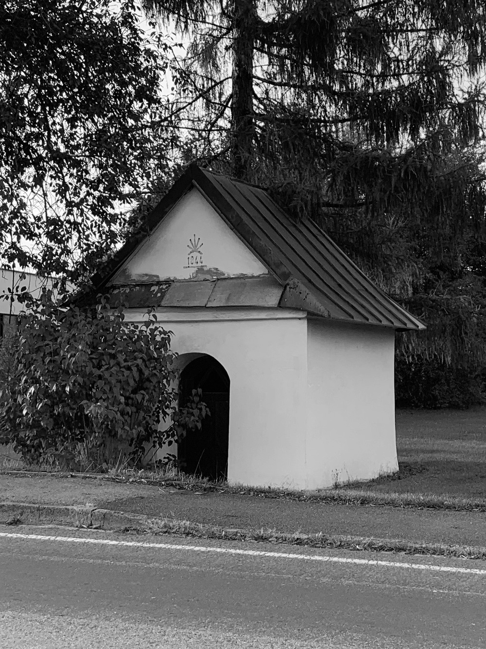 Kaple z roku 1844 v Albrechticích, osadě Pacalůvka. KULTURNÍ PAMÁTKA (Fotografováno: 2.10.2023. Autor: Szarowská Olga)