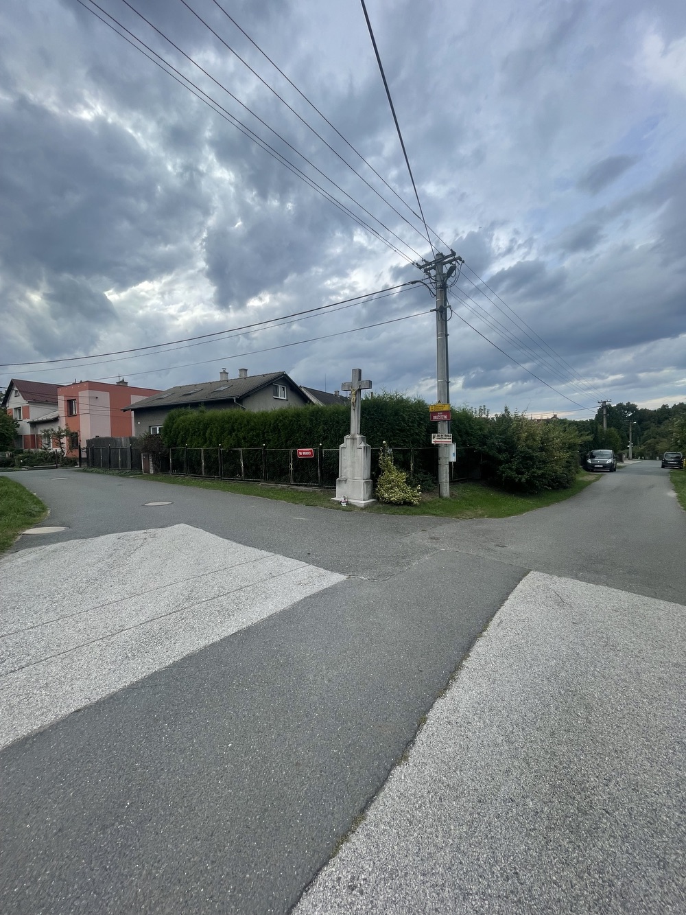 Bernatíkův kříž z roku 1889 v Petřvaldě. (Fotografováno: 22.9.2023. Autor: Grafová Lenka)