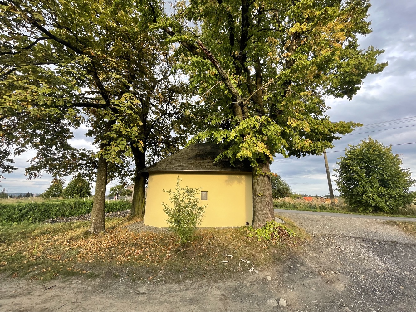 Pavelkova kaple v Petřvaldě, na ulici Podlesní. (Fotografováno: 22.9.2023. Autor: Grafová Lenka)